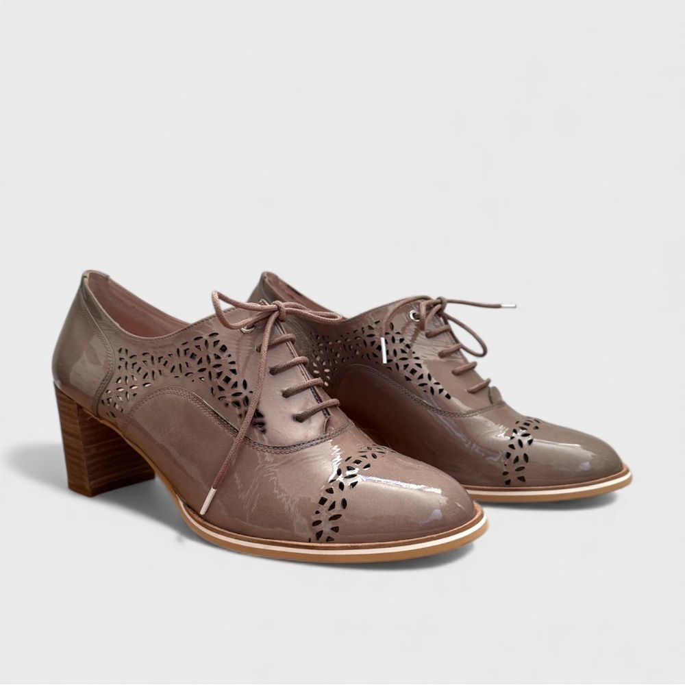 Hispanitas - Laser Cut Floral Patent Leather Oxford Heels - Taupe